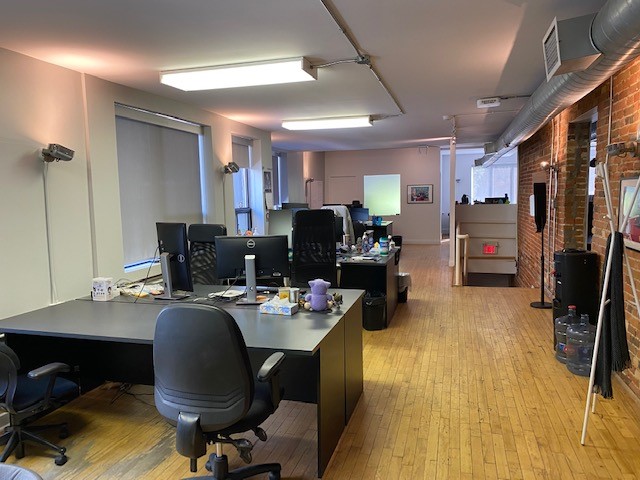 58-60-62 Spadina Avenue — photo 10